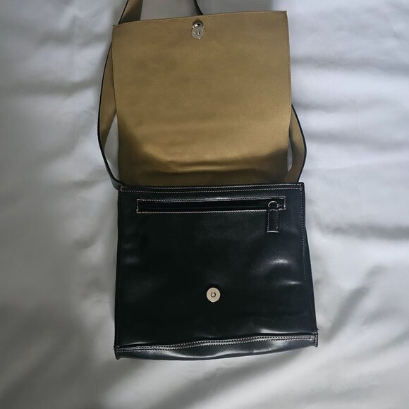 Mondani New York Black Leather Magnetic Closure Shoulder Bag - Picture 3 of 13